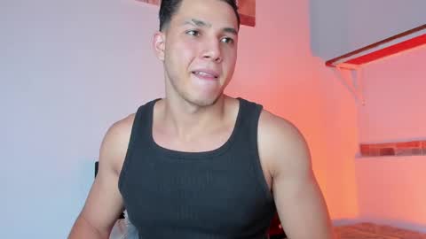 Snapshot of max_valiant chatting on 09.20.25 max online show from 09.20.25