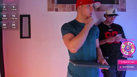 Snapshot of max_valiant chatting on 10.18.25 max online show from 10.18.25