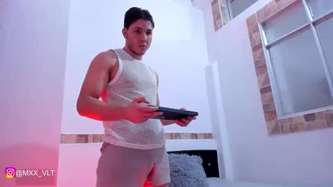 max_valiant1 online show from 11.02.25