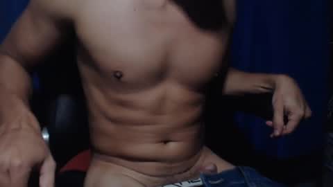 Snapshot of max_varona chatting on 02.19.25 max_varona online show from 02.19.25