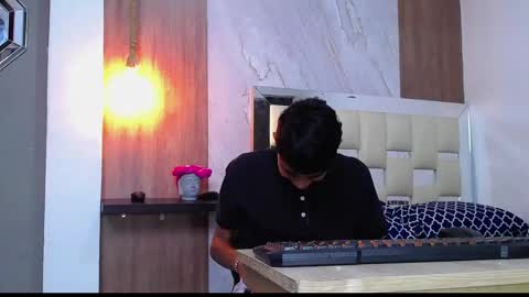 max online show from 10.13.25