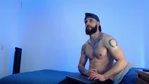 max_xl_ online show from 10.21.25