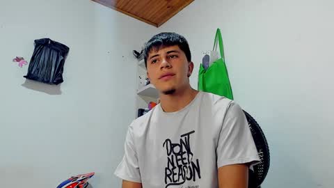 Snapshot of maxbigcock2025 chatting on 12.20.24 Max online show from 12.20.24