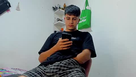 Snapshot of maxbigcock2025 chatting on 01.06.25 Max online show from 01.06.25