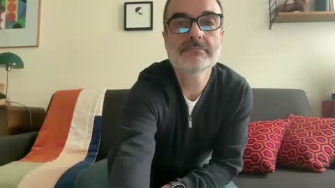 Snapshot of maxbow chatting on 01.21.25 Max Mikado online show from 01.21.25