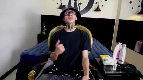 MaxDominant  online show from 09.30.25