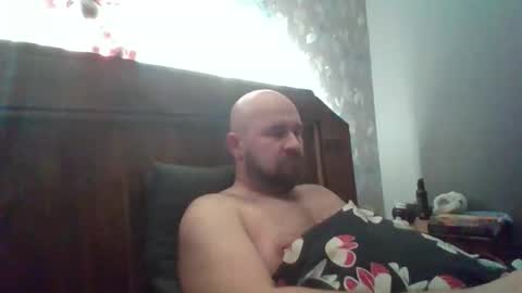 Snapshot of maxhunter chatting on 11.18.25 maxhunter online show from 11.18.25