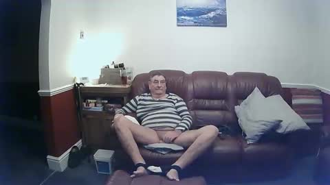 MAX online show from 03.04.25