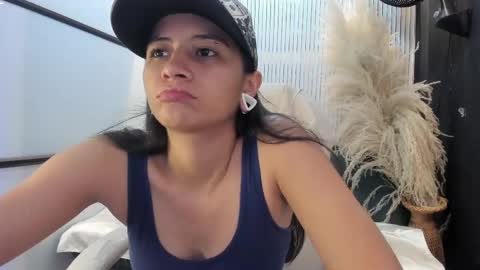 Snapshot of maxigarcia_ chatting on 05.26.26 Maxi online show from 05.26.26