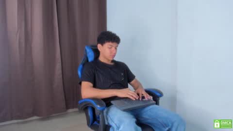 Snapshot of maximiliano_kh4lil chatting on 06.11.26 Maximiliano online show from 06.11.26