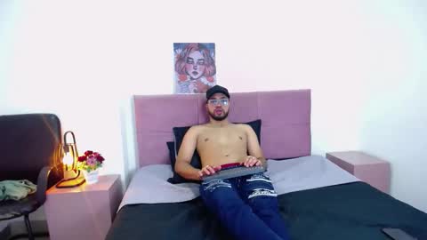 Snapshot of maximiliano_v chatting on 02.26.26 Maximiliano v online show from 02.26.26