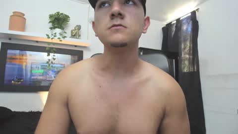 Snapshot of maximo_ston chatting on 12.08.24 maximo_ston online show from 12.08.24