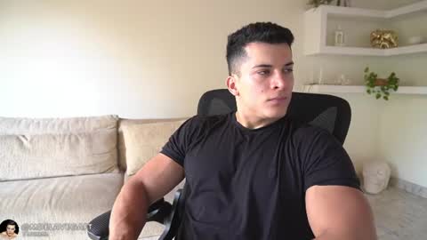 Snapshot of maximohoot chatting on 07.08.26 Sebastian online show from 07.08.26