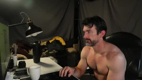 Maximus7871 online show from 10.25.25