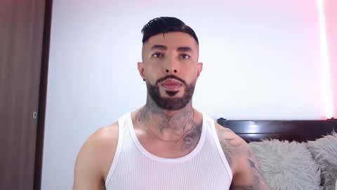 Independent Model online show from 01.18.26