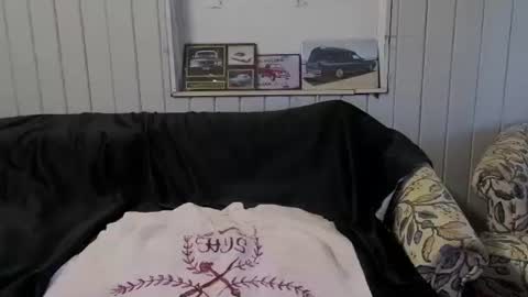 Snapshot of maximus_oreally chatting on 01.05.25 Max online show from 01.05.25