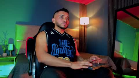 Maximus Clark online show from 02.04.26