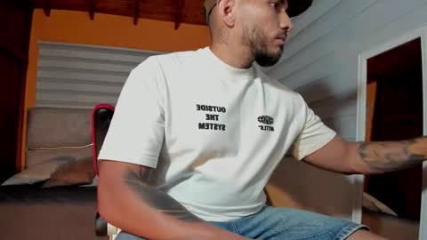 Snapshot of maximusclark chatting on 03.18.26 Maximus Clark online show from 03.18.26
