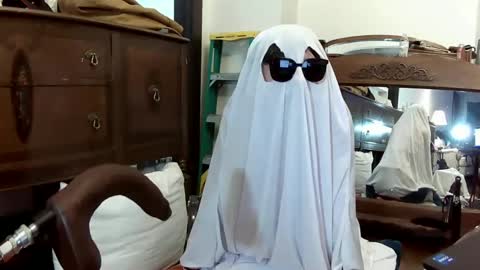 Snapshot of maxjr8008 chatting on 10.30.25 maxjr8008 online show from 10.30.25