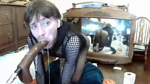 Snapshot of maxjr8008 chatting on 11.03.25 maxjr8008 online show from 11.03.25