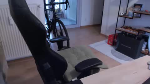 maxp0wer21 online show from 12.14.24