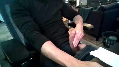 Snapshot of maxpayne191 chatting on 11.11.25 pantyhose-lover online show from 11.11.25