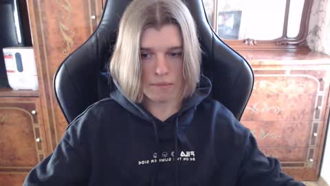 Snapshot of maxplay18 chatting on 02.22.25 Max online show from 02.22.25