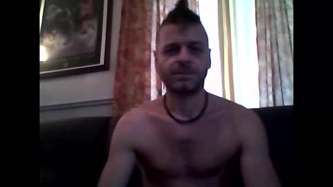 Snapshot of maxthewolf chatting on 11.01.25 MaxTheWolf online show from 11.01.25