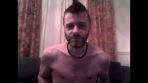 Snapshot of maxthewolf chatting on 11.18.25 MaxTheWolf online show from 11.18.25