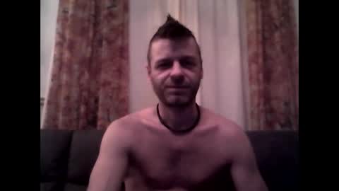 Snapshot of maxthewolf chatting on 12.21.25 MaxTheWolf online show from 12.21.25