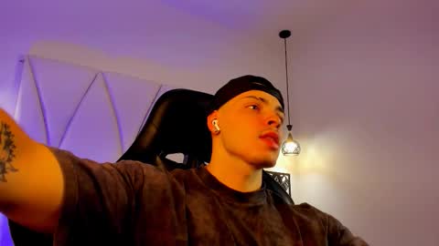 MAX online show from 12.01.25