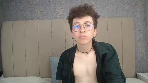 Snapshot of maxwell_sexwm chatting on 02.05.25 maxwell_sexwm online show from 02.05.25