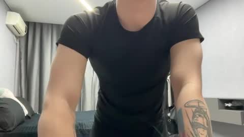 Snapshot of maxwoolf chatting on 04.17.26 Max online show from 04.17.26
