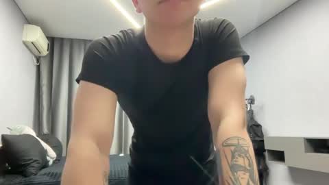 Snapshot of maxwoolf chatting on 04.18.26 Max online show from 04.18.26