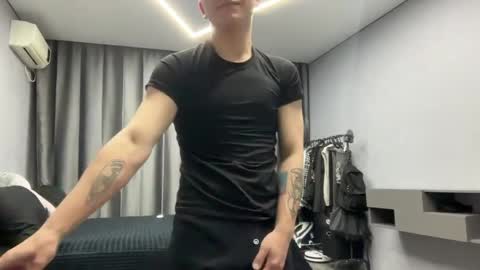 Snapshot of maxwoolf chatting on 04.18.26 Max online show from 04.18.26