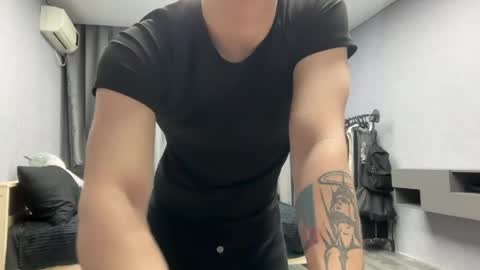 Snapshot of maxwoolf chatting on 04.18.26 Max online show from 04.18.26