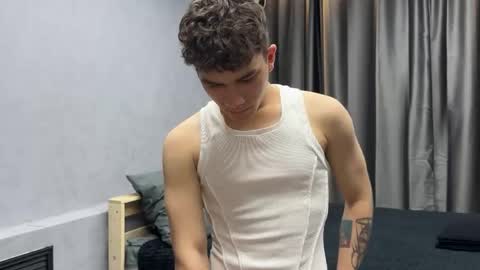 Snapshot of maxwoolf chatting on 05.18.26 Max online show from 05.18.26