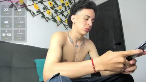 Snapshot of maxxx_bigcock chatting on 06.09.26 Max online show from 06.09.26