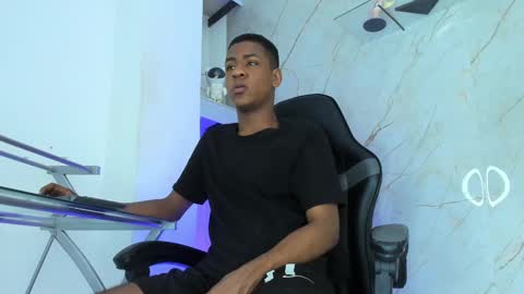 Snapshot of maxxx_bunny chatting on 03.04.25 bunny black online show from 03.04.25