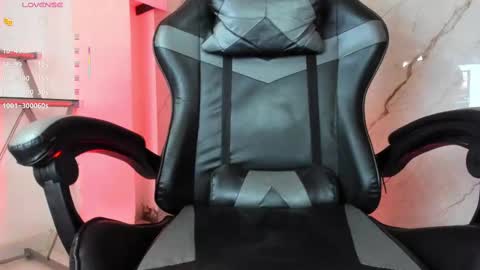 Snapshot of maxxx_bunny chatting on 03.05.25 bunny black online show from 03.05.25