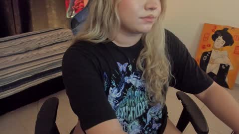 Maxine Minx online show from 12.16.24