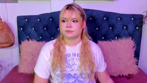 Maxine Minx online show from 01.26.25