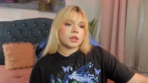 Maxine Minx online show from 01.29.25