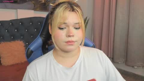 Maxine Minx online show from 02.01.25