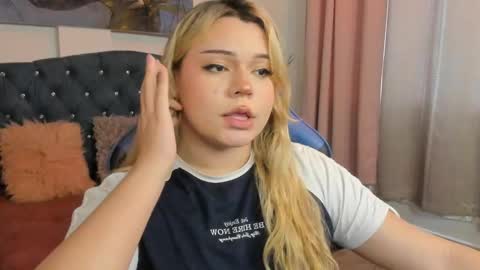 Maxine Minx online show from 02.27.25