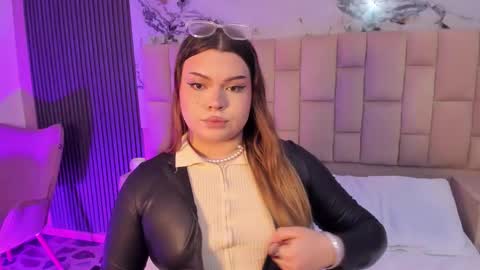 Maxine Minx online show from 03.02.26