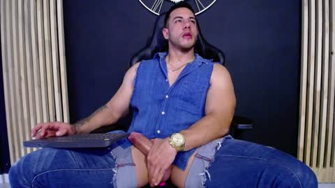 Snapshot of maxxxpowerful chatting on 12.02.24 maxxxpowerful online show from 12.02.24