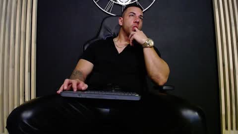 Snapshot of maxxxpowerful chatting on 01.14.25 maxxxpowerful online show from 01.14.25