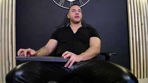 Snapshot of maxxxpowerful chatting on 01.27.25 maxxxpowerful online show from 01.27.25