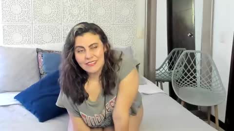 Victoria online show from 02.21.25